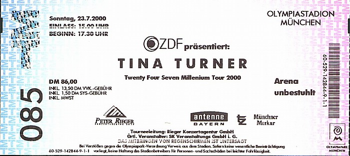 JohnFogerty2000-07-23OlympiastadionMunichGermany (3).jpg